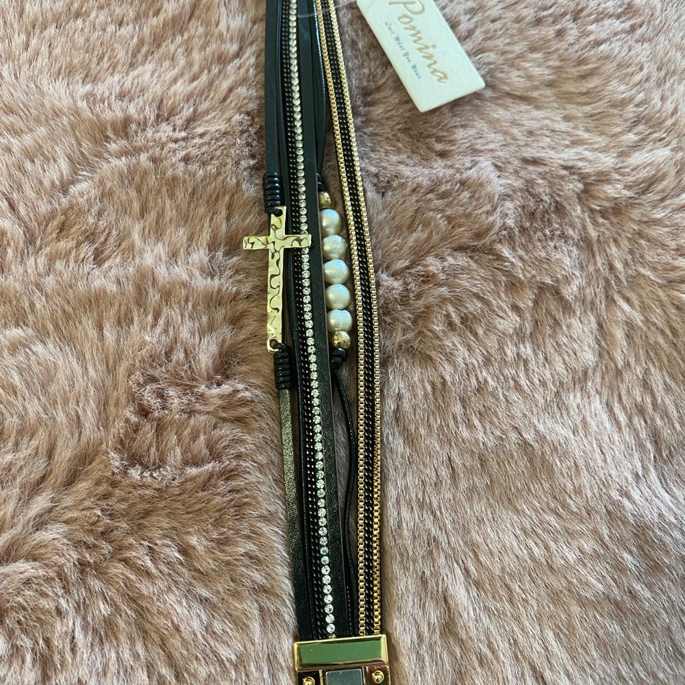 NWT! Black, gold, and pearl magnetic 🧲 bracelet